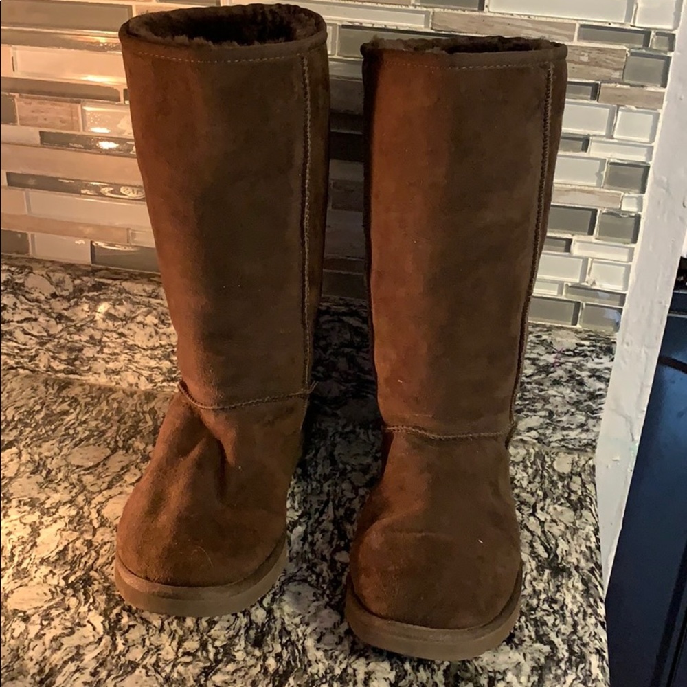 Size 9 Brown Uggs - image 1